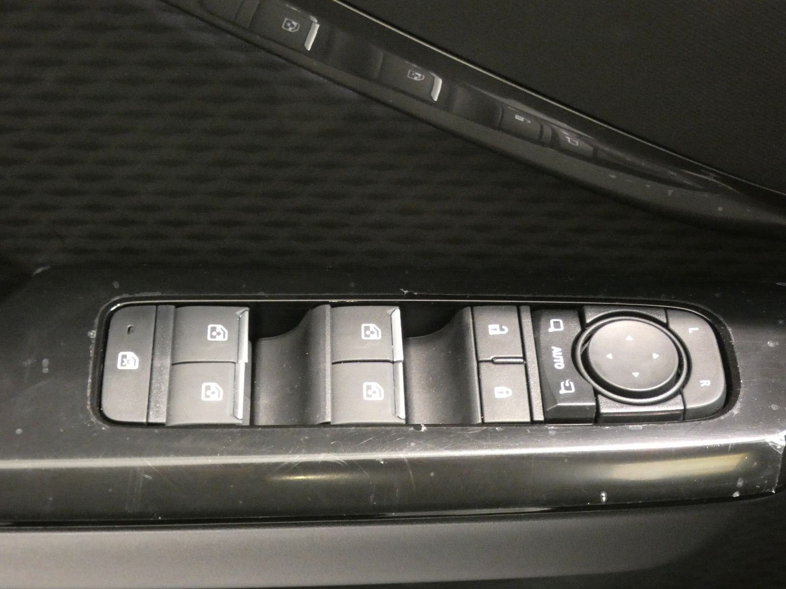 Suzuki e Vitara - Bild 18