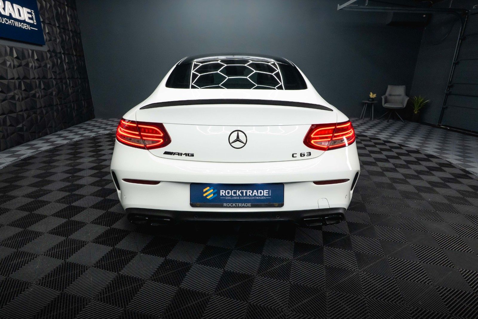 Fahrzeugabbildung Mercedes-Benz C 63 AMG Coupe Edition 1 Night Carbon *ACC*LED*