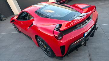 صورة 6 لـ 2018 Ferrari 488 PISTA