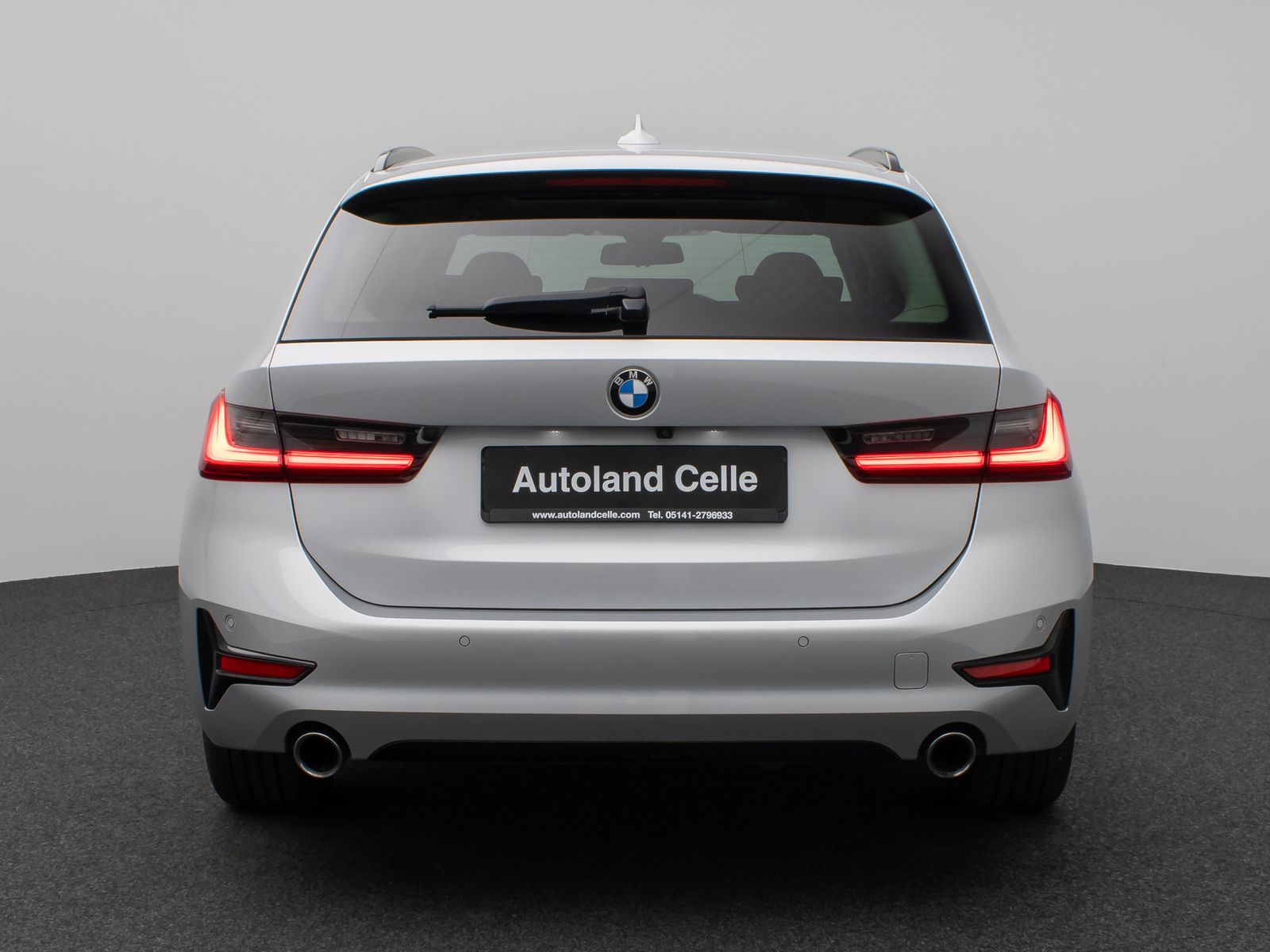 Fahrzeugabbildung BMW 330d xD Sport Line Kamera Panorama HUD DAB H/K