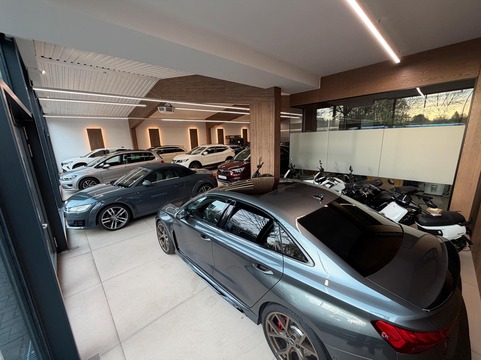showroom-image-main