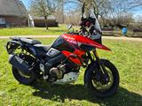 Suzuki Schicke V-Strom 1050 mit viel Zubehör - SUZUKI ENDURO