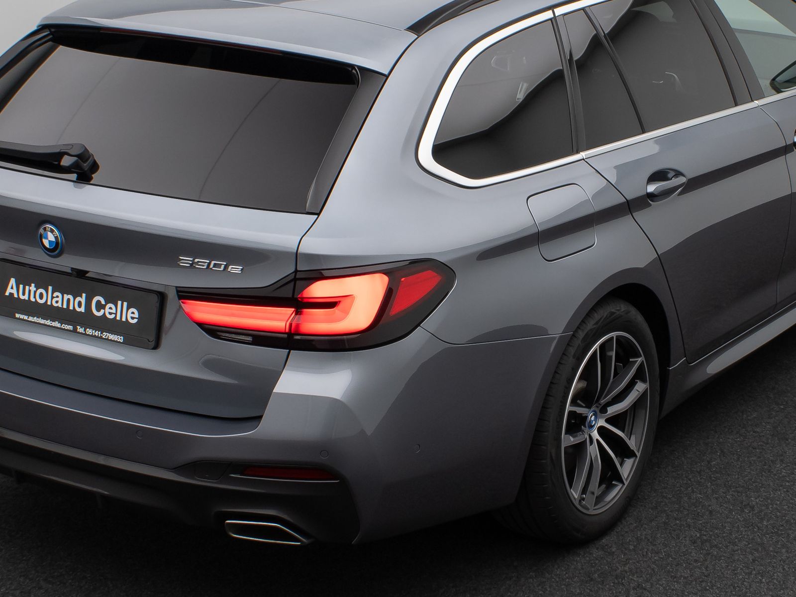 Fahrzeugabbildung BMW 530e xD M Sport Panorama 360°DAB HiFi AHK Alarm