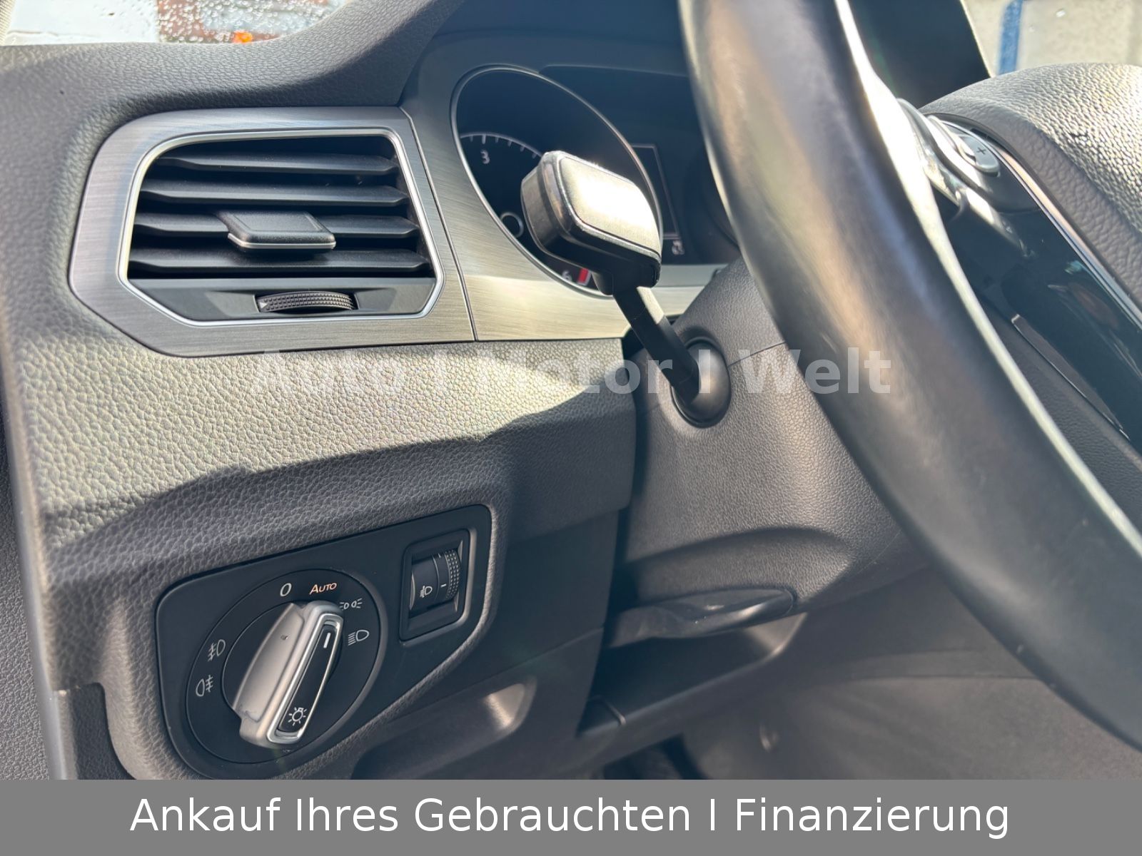 Fahrzeugabbildung Volkswagen Golf Sportsvan 1.Hand TEMPOMAT/ALU/KLIMA