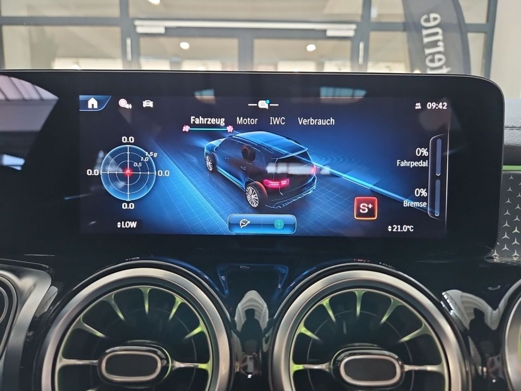 Fahrzeugabbildung Mercedes-Benz AMG GLB 35 4M Night AHK Pano 360° HUD LED Sound