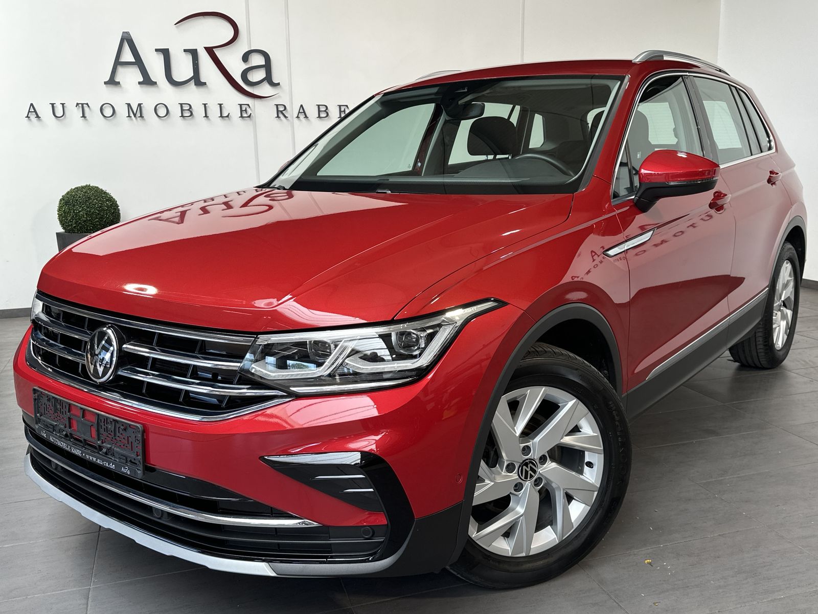 Fahrzeugabbildung Volkswagen Tiguan 1.5 TSI DSG Elegance NAV+MATRIX+ACC+AHK