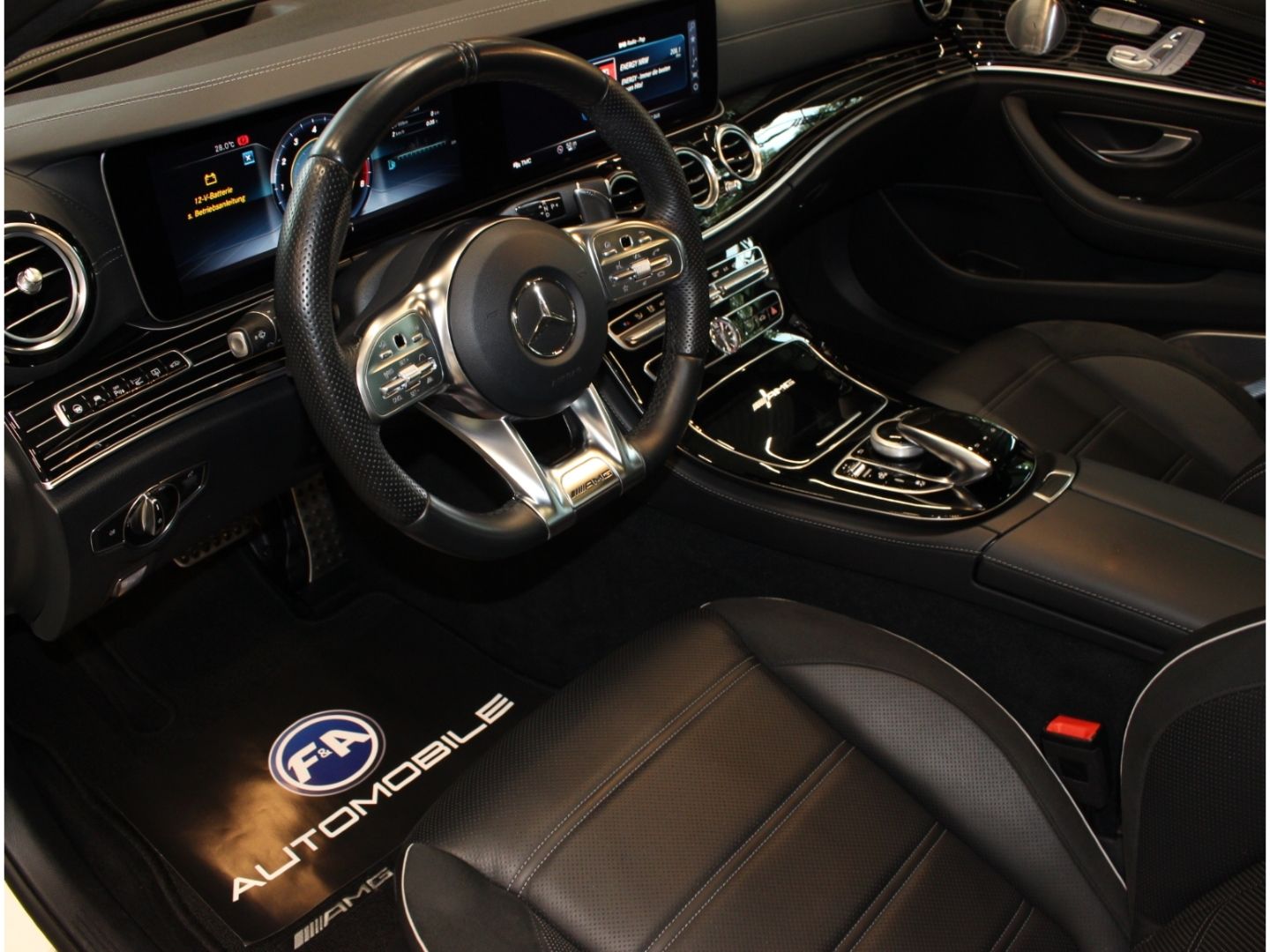 Fahrzeugabbildung Mercedes-Benz E 63 AMG S 4Matic+ Drivers*Pano*160k NP*VOLL