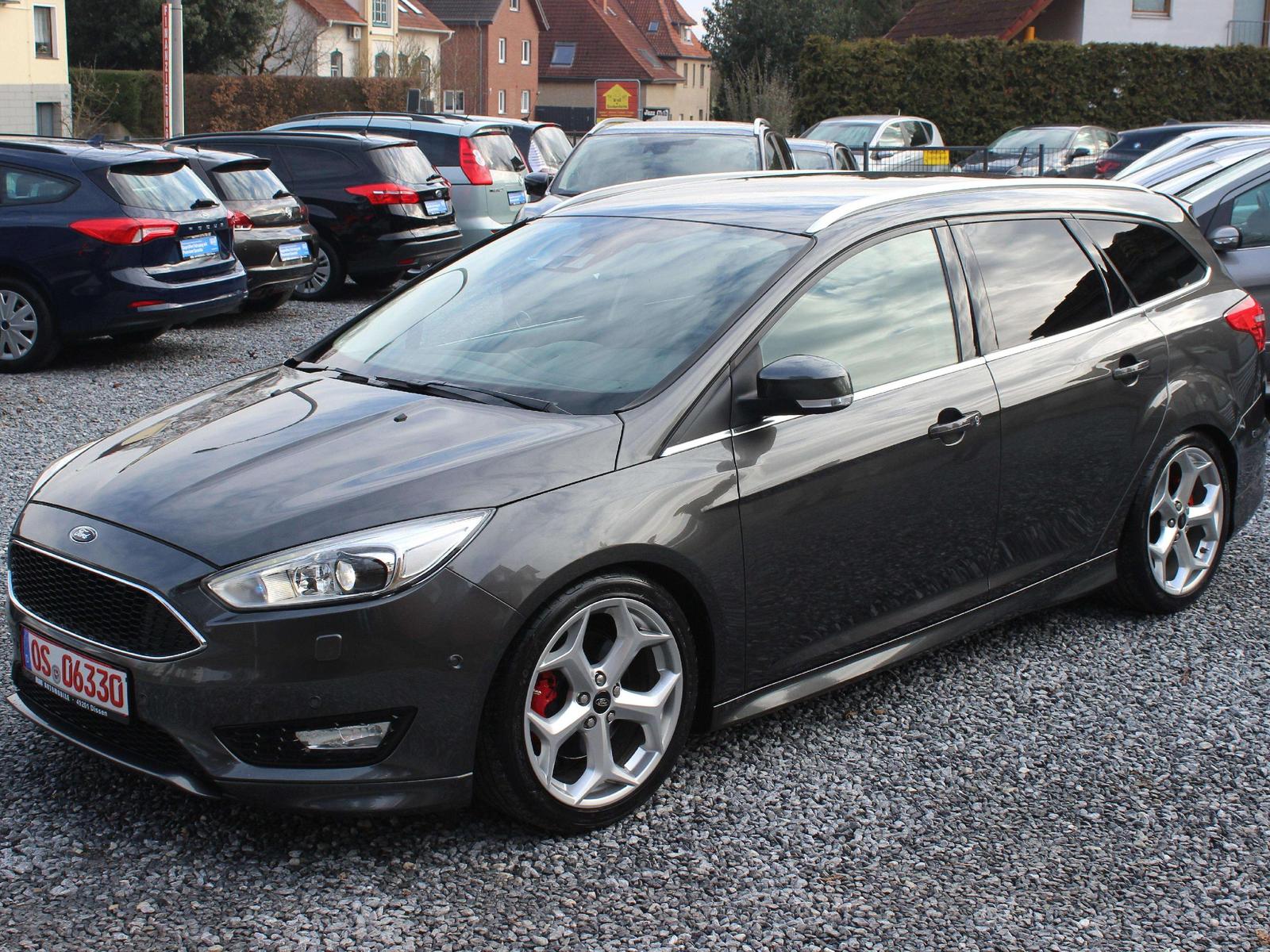Ford Focus Titanium*ST-Line*Xenon*Finanzierung*