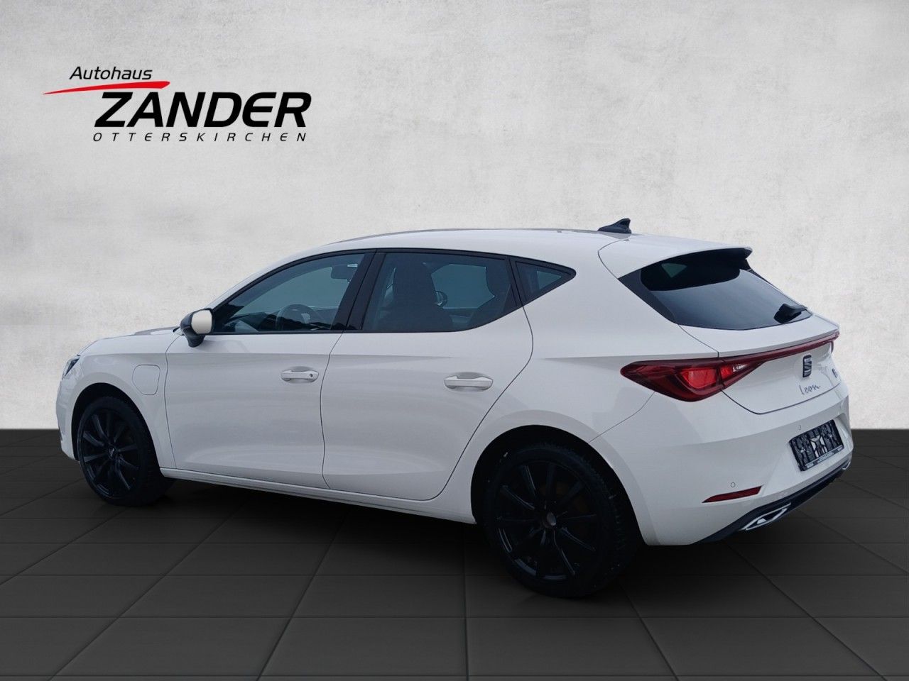 Fahrzeugabbildung SEAT Leon FR e-Hybrid Im Kundenauftrag! 8fach bereift