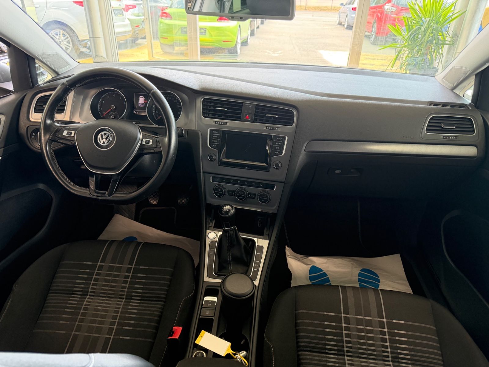 Fahrzeugabbildung Volkswagen Golf VII Lim. Lounge BMT