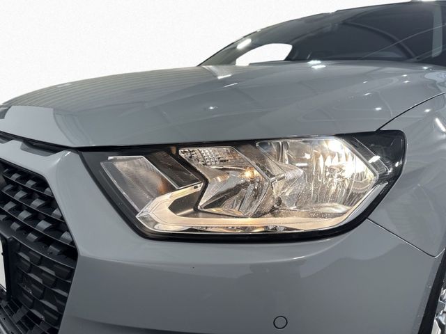A1 Sportback 25 TFSI KAMERA+ALU+SH+VCP+PDC+RADIO
