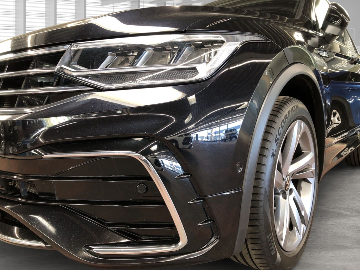 Volkswagen Tiguan R-Line 2.0 TDI DSG 4Motion Sportpaket AHK foto 4