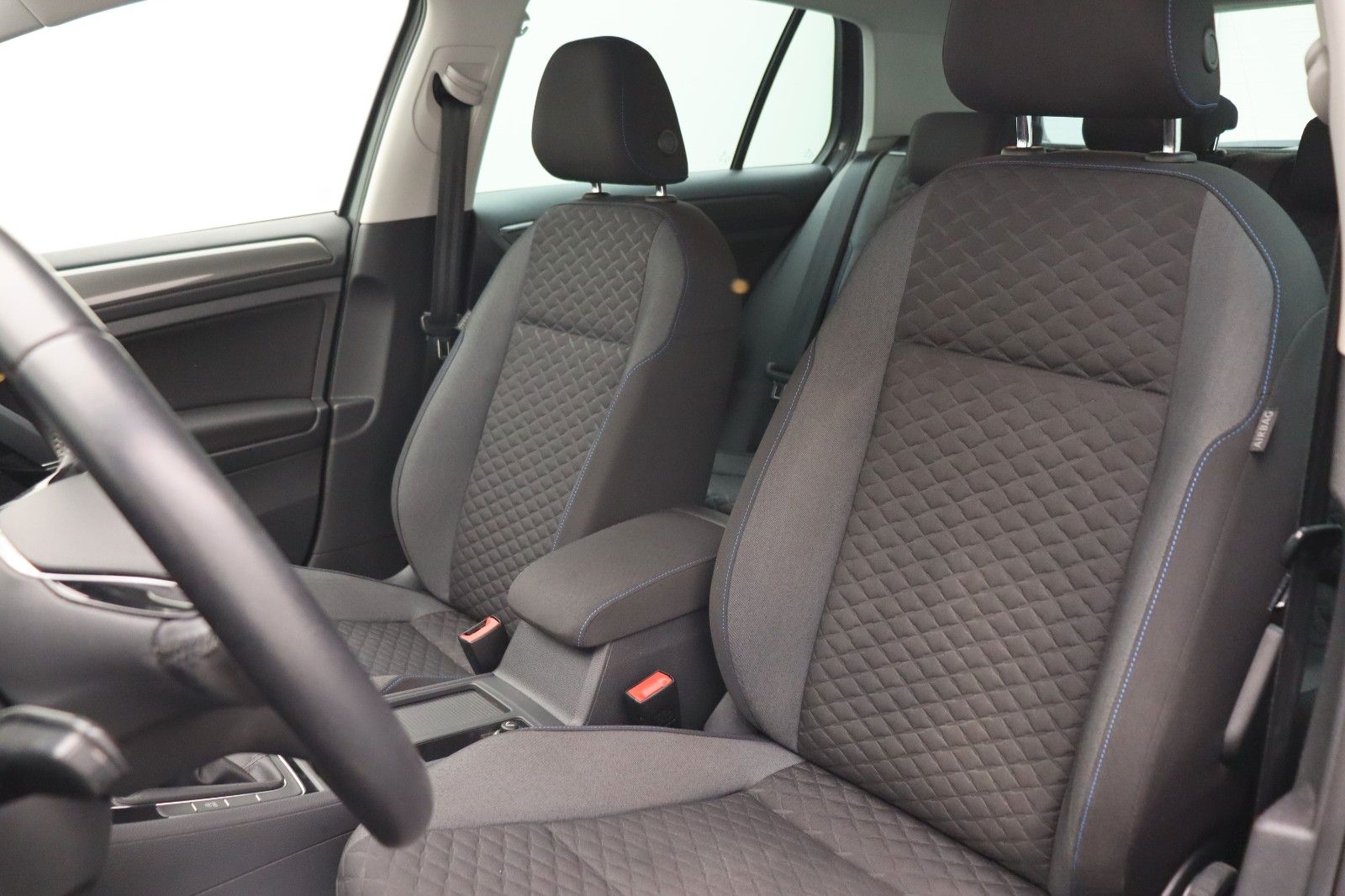 Fahrzeugabbildung Volkswagen Golf VII 1.0 Lim. Join