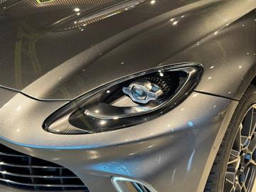 صورة 6 لـ 2021 Aston Martin DBX