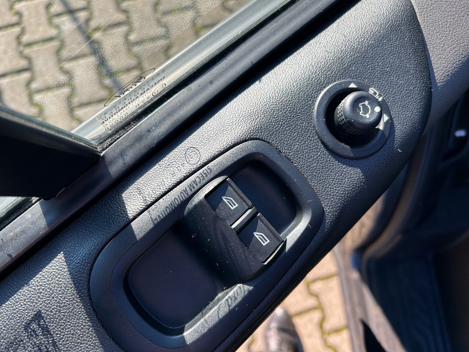 Fahrzeugabbildung Ford Transit Custom Kombi 320 L1 Trend Navi Dyn. Kurv