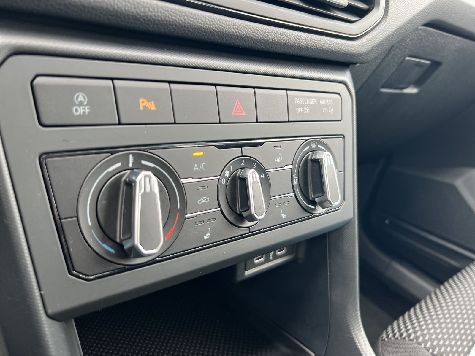 T-Cross 1.0 TSI LED*SHZ*App-Connect
