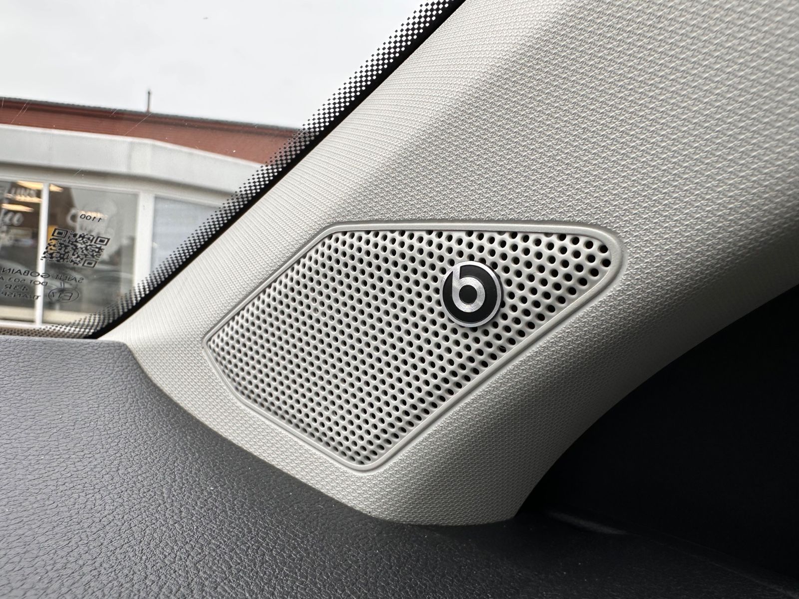 Fahrzeugabbildung Volkswagen T-Roc R Line 2.0 TDI DSG AHK/Beats/Navi/App/19"