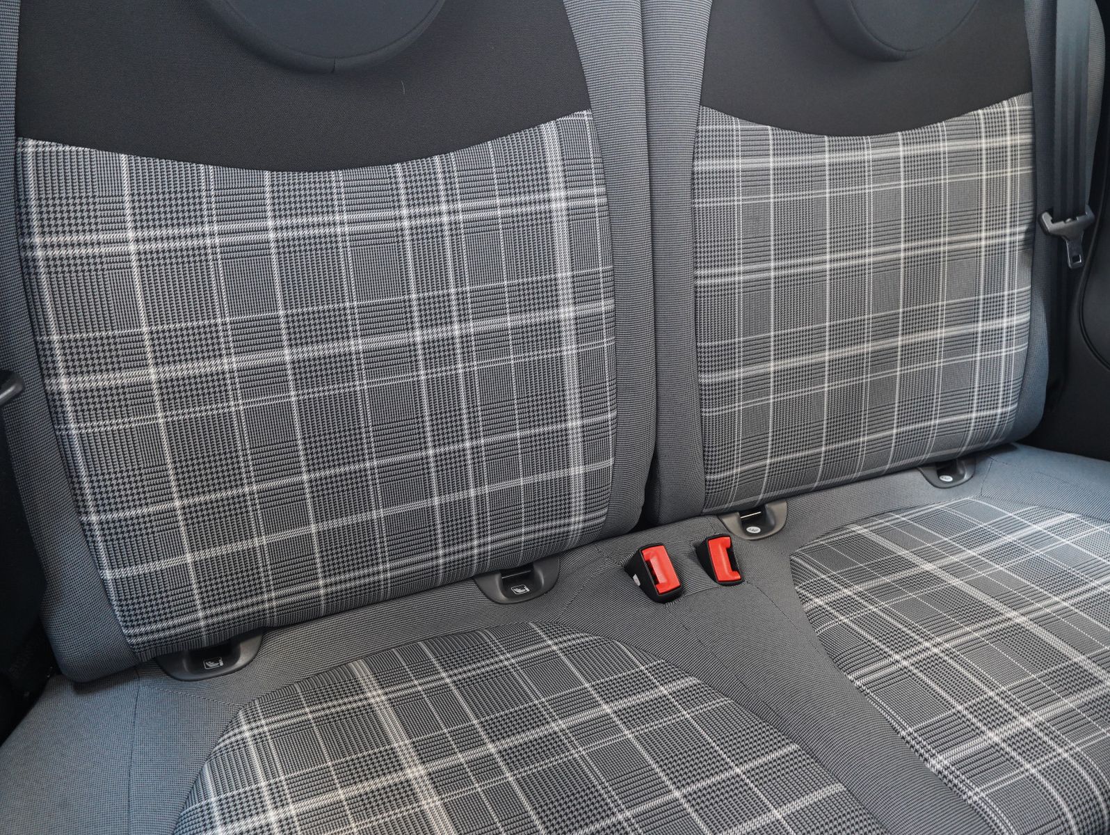 Fahrzeugabbildung Fiat 1.0 Mild Hybrid Lounge PDC/NAVI/CARPLAY
