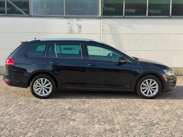 Volkswagen Golf - 8