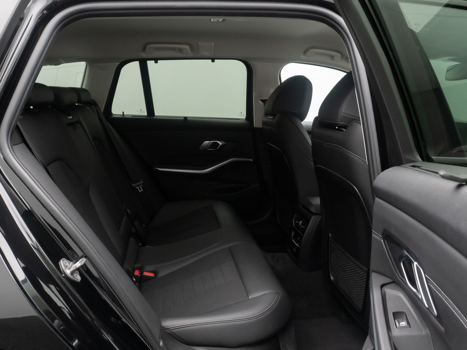 Fahrzeugabbildung BMW 320e FernlichtAs DAB Widscreen Sportsitz Komfort