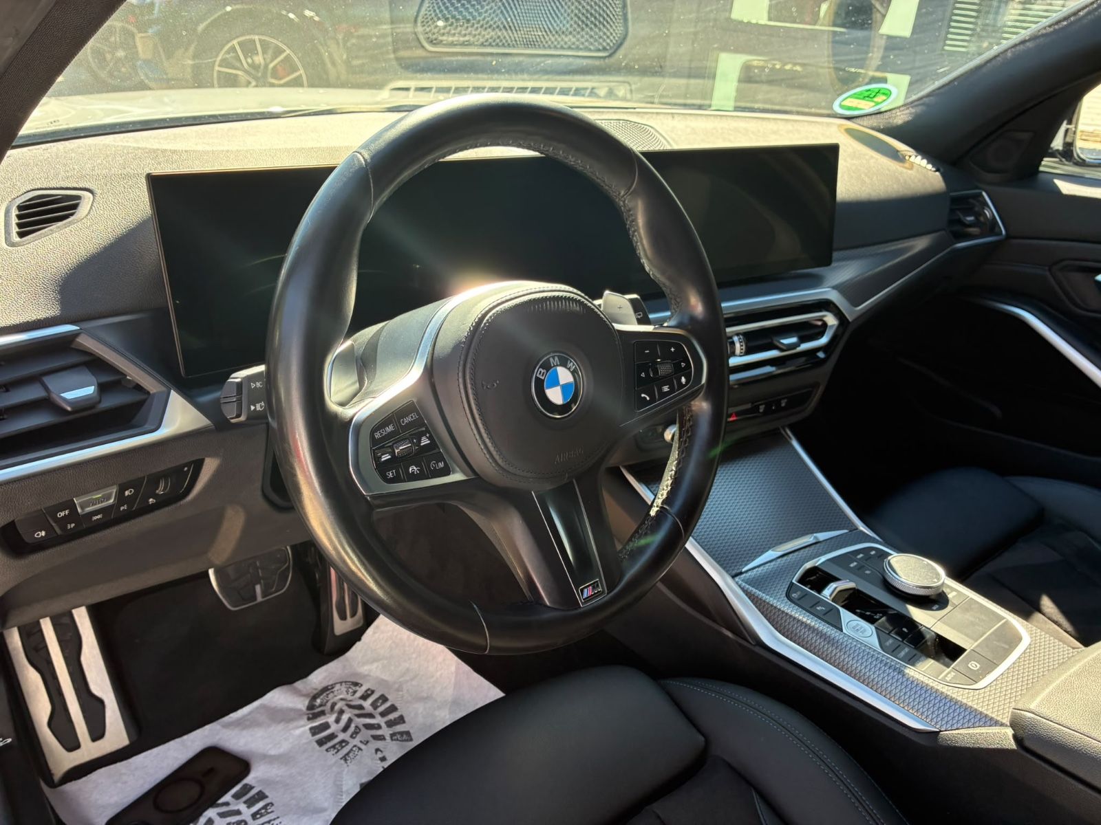 BMW 320 320 d Touring Aut M Sportpaket*LED*HiFI*Kamera*, Ansicht 10