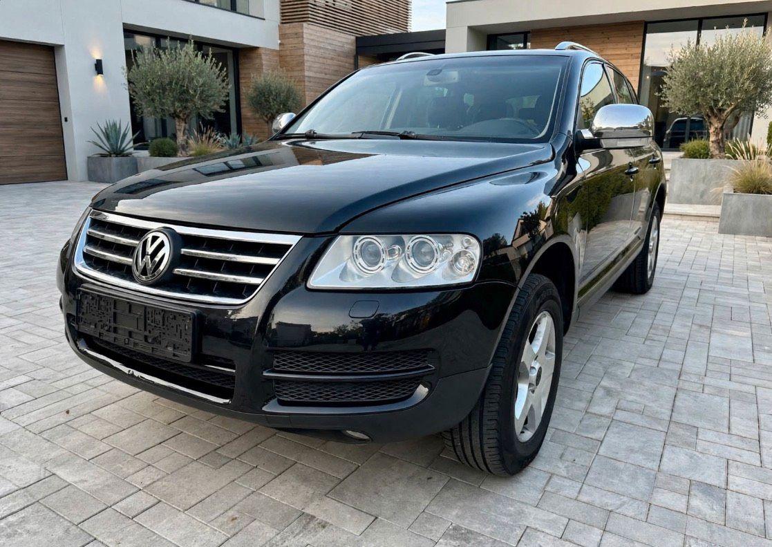 Volkswagen Touareg 2004 — rear view