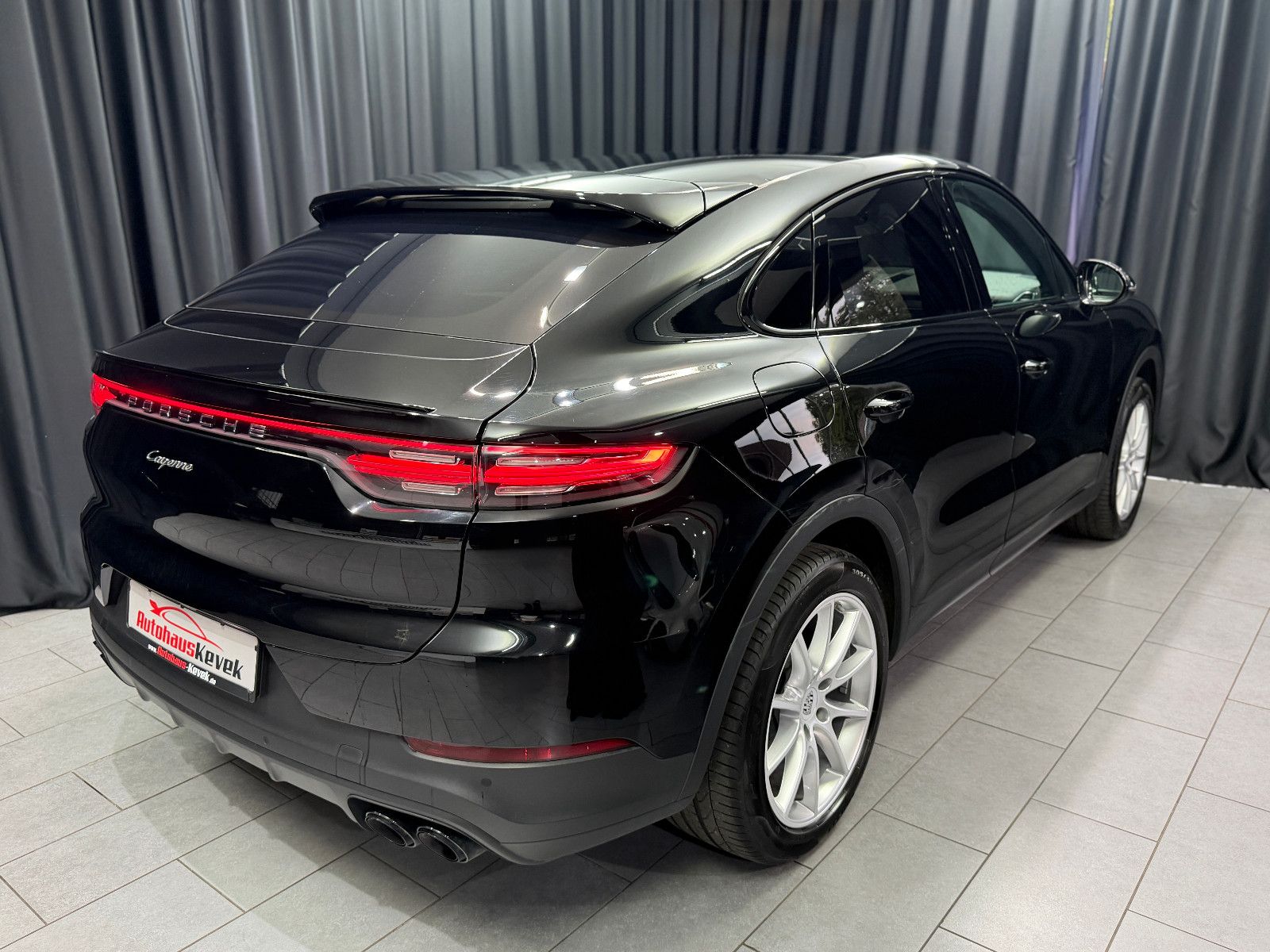 Fahrzeugabbildung Porsche Cayenne Coupe Basis |LED|LUFT|STDHZ