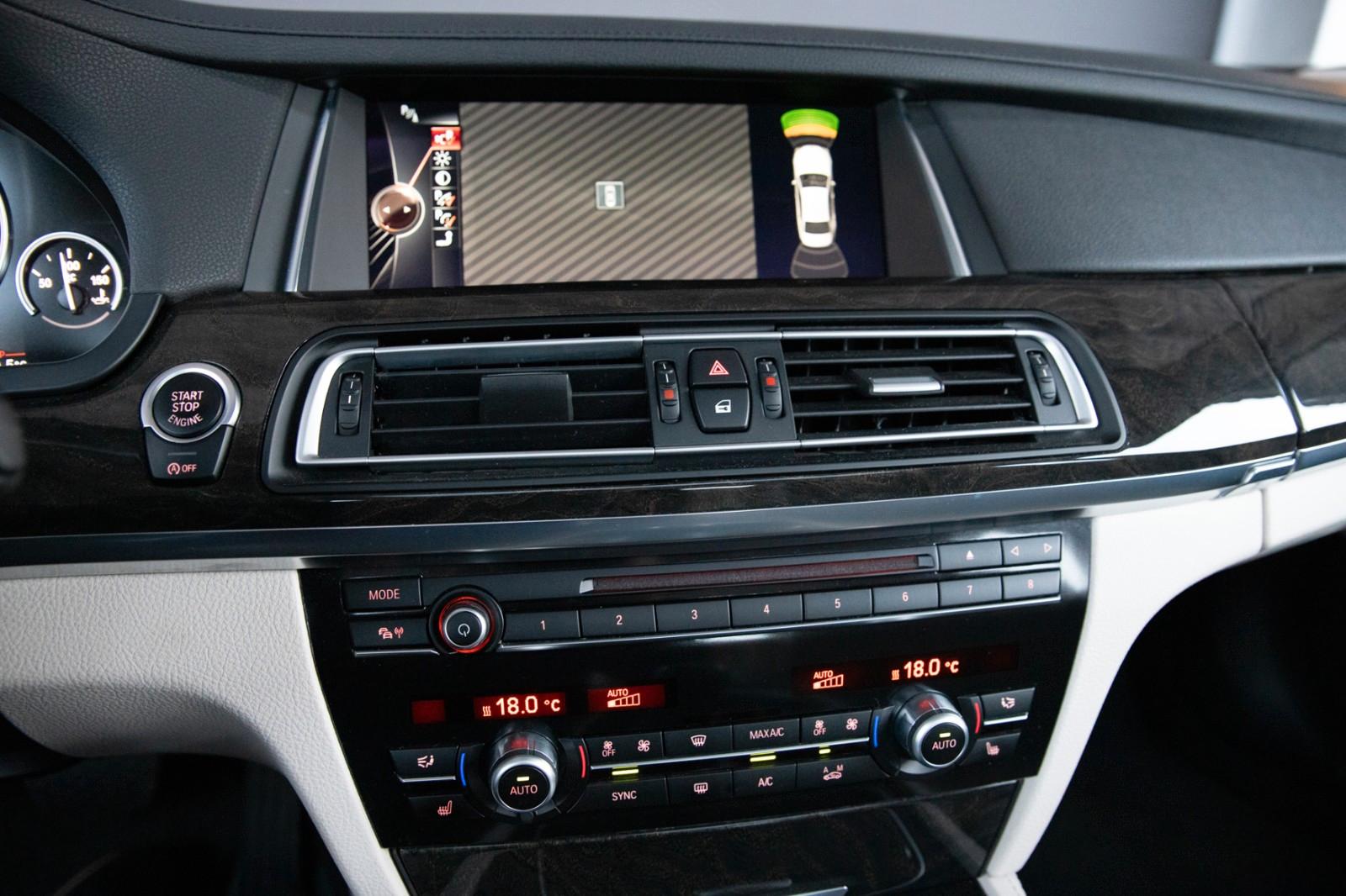 BMW 730d xDRIVE 3.0 258ch BVA - ATTELAGE PIVOTANT - AFFICHAGE TÊTE HAUTE - CUIR NAPPA - ACC - CHAUFFAGE AUXILIAIRE