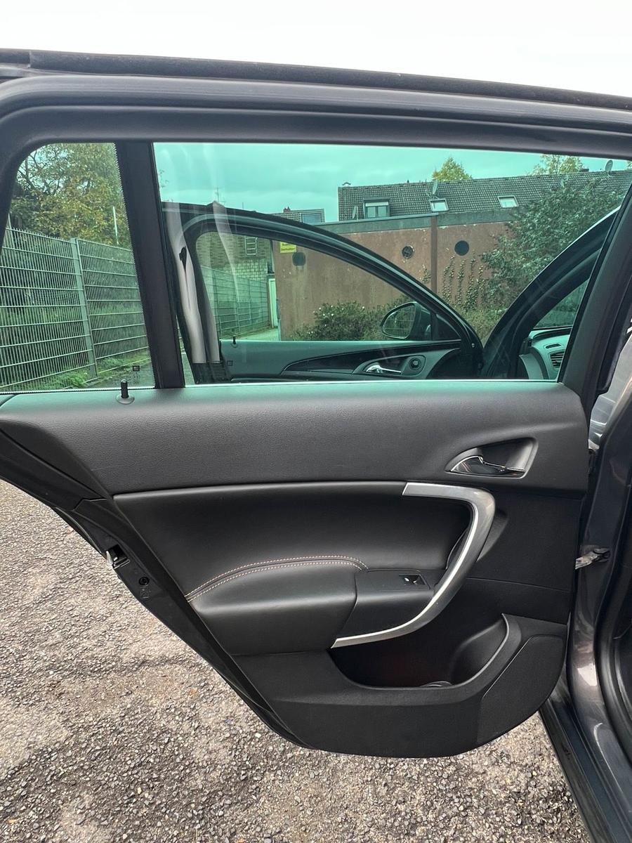 Opel Insignia 2013 — photo 12