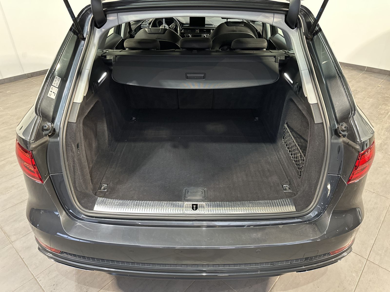 Fahrzeugabbildung Audi A4 Avant 40 TDI S-Line NAV+LED+SHZ+AHK+18ZO+1Hd