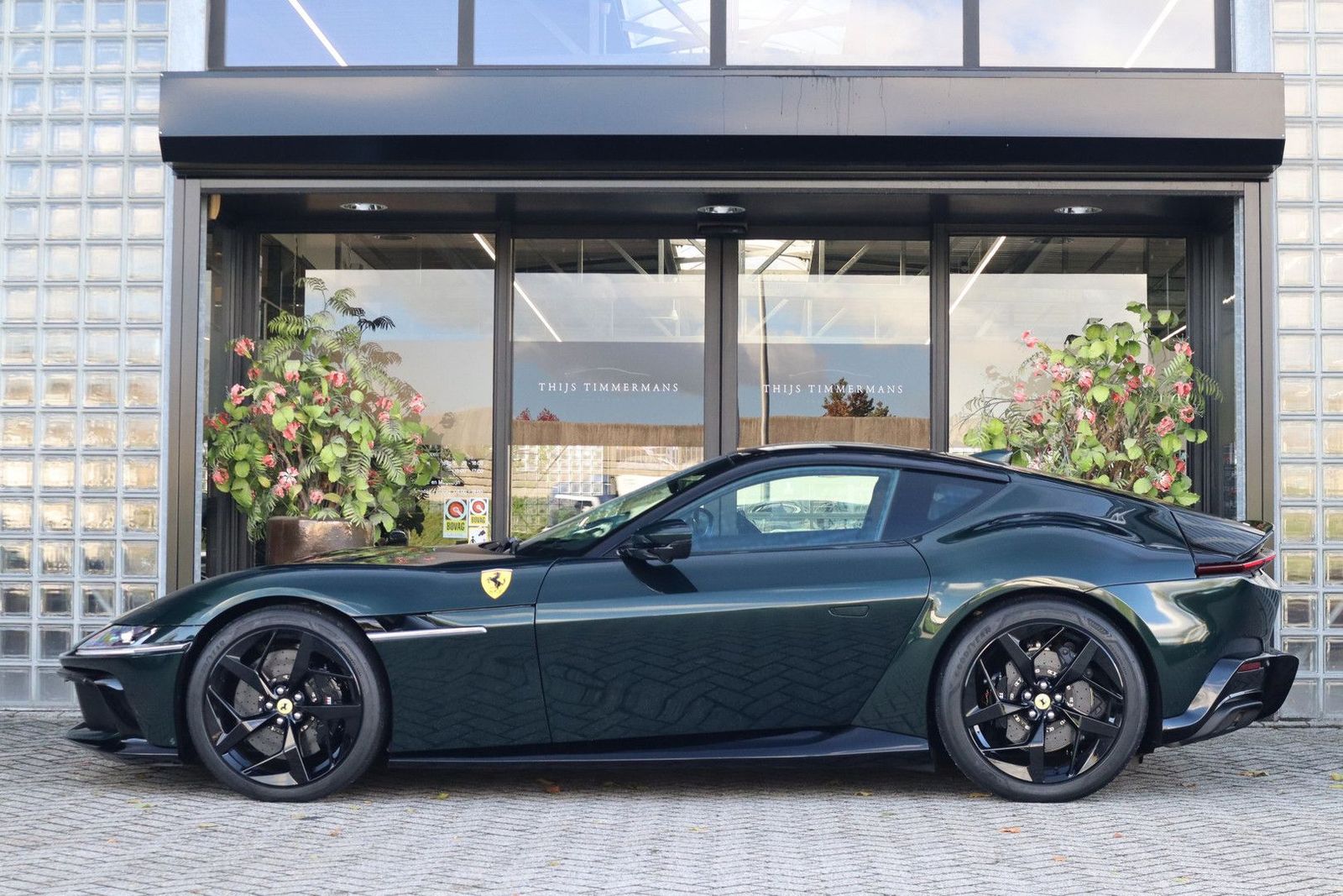 Ferrari 12 Cilindri 6.5 V12 | Airbrushed Shields, Passen imagem 3