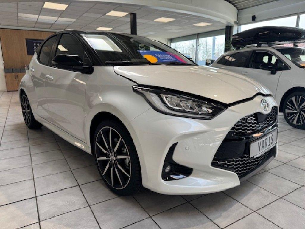 Toyota Yaris Hybrid GR SPORT inkl. Safety Infotainment