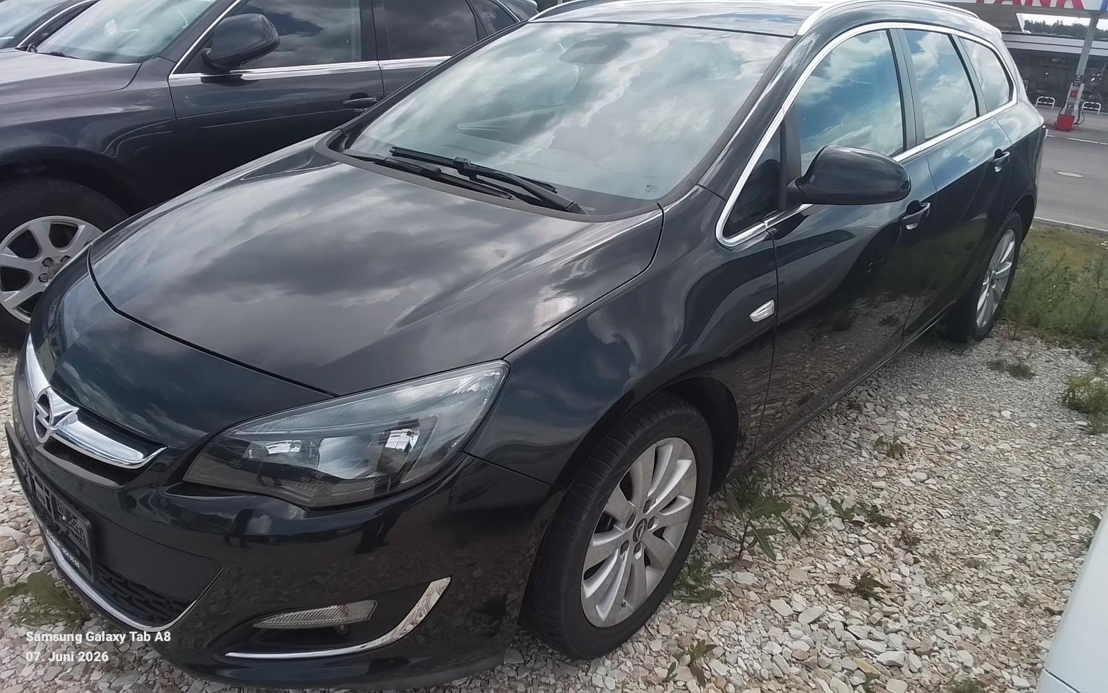 Opel Astra J Sports Tourer Exklusiv