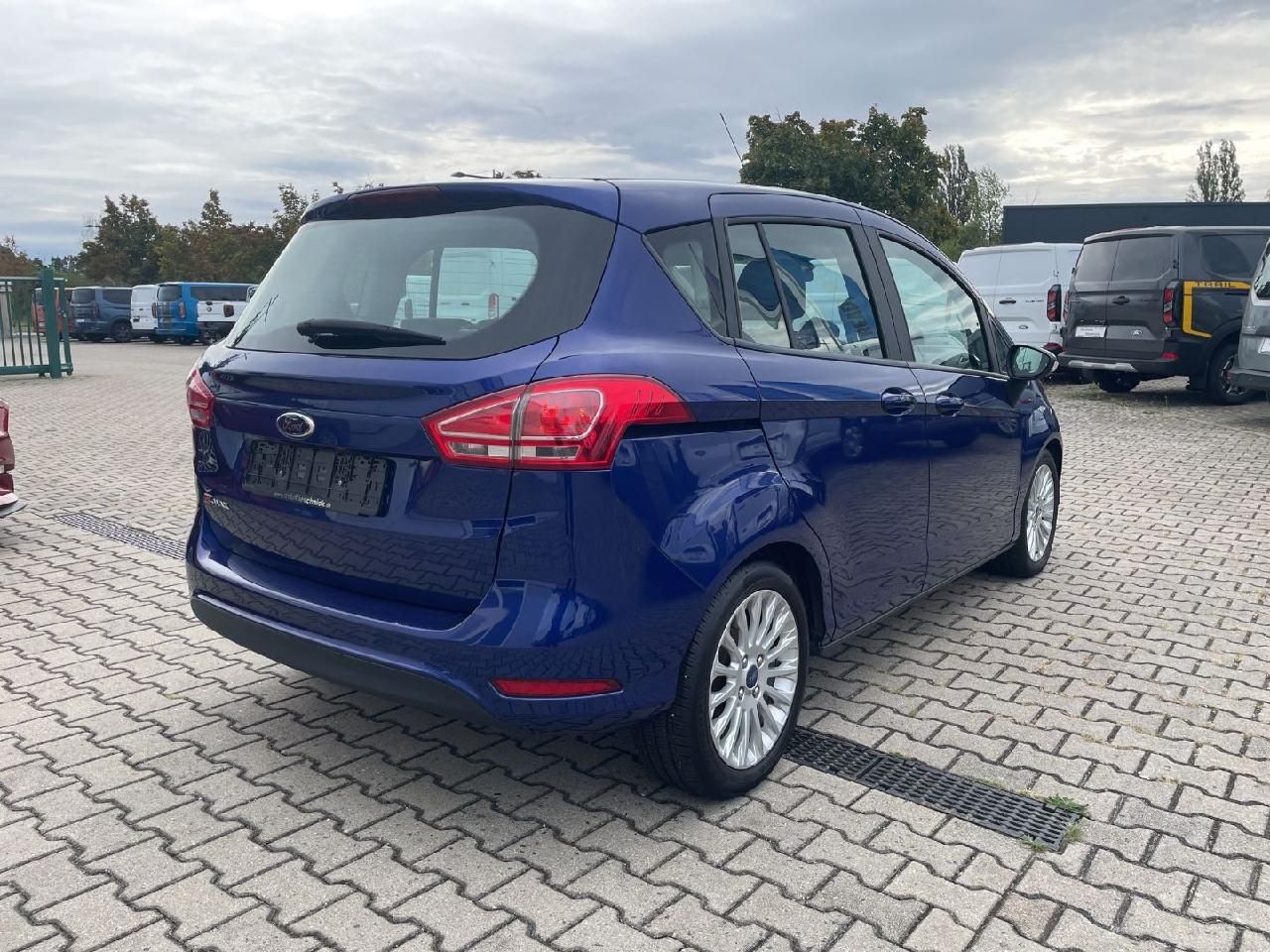 Fahrzeugabbildung Ford B-MAX Trend