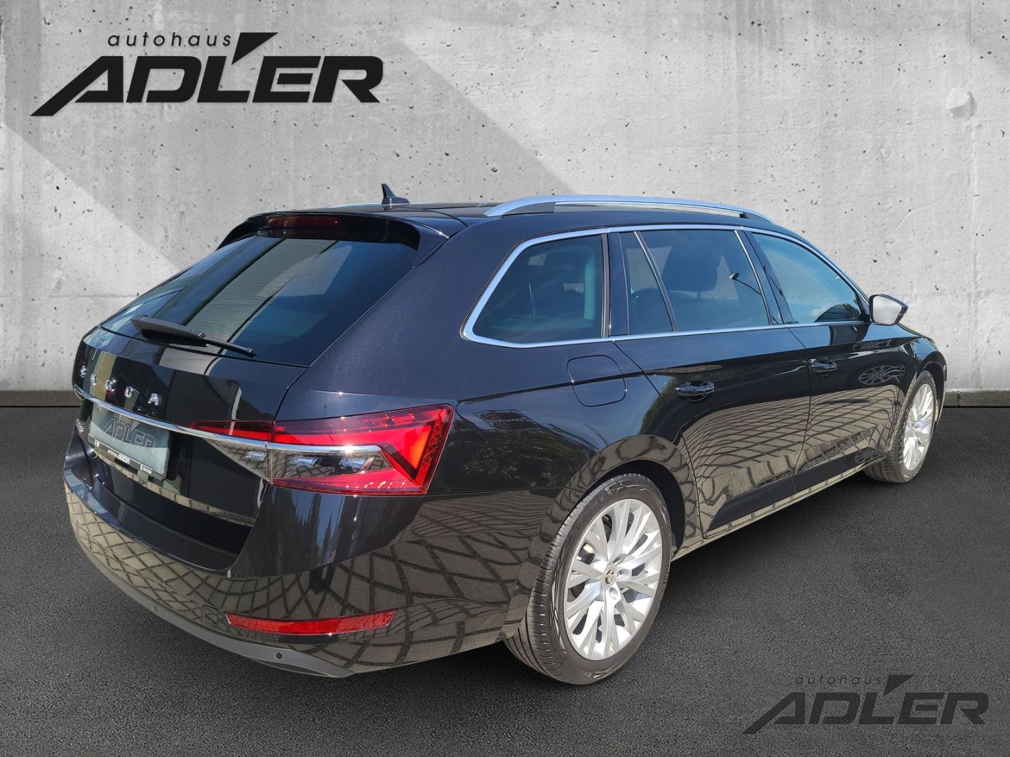 Skoda Superb Combi 2,0 TSI DSG Style AHZV Navi foto 4
