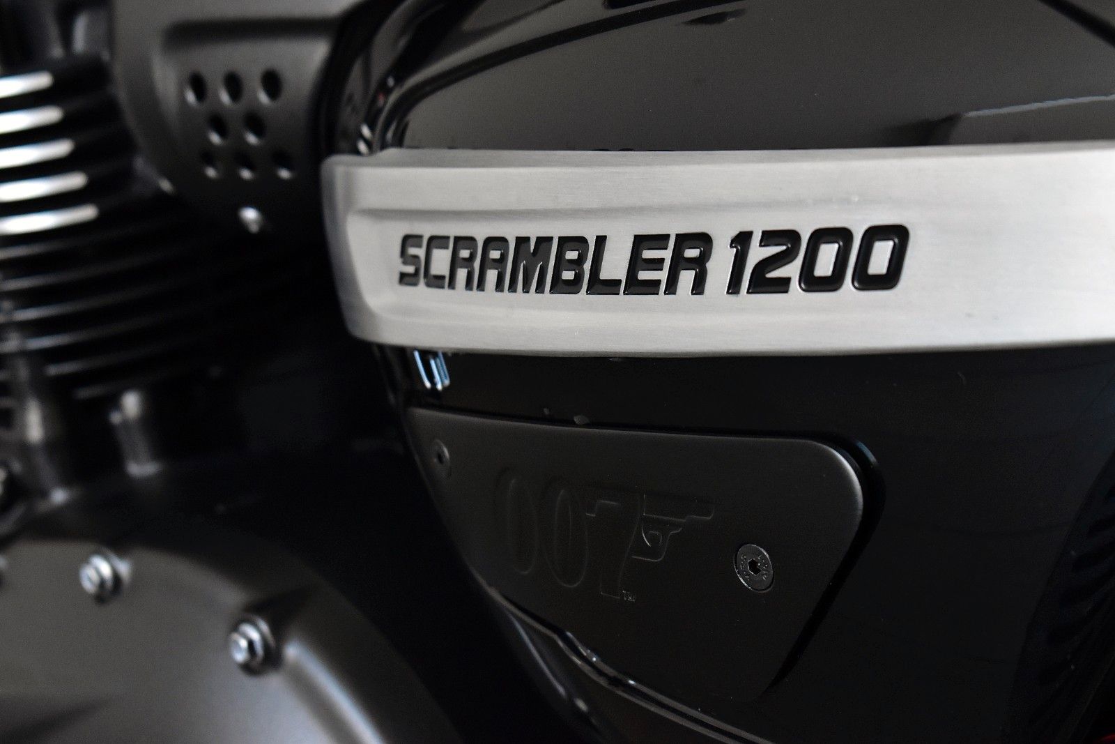 Fahrzeugabbildung Triumph Scrambler 1200  XE 206 of 250 Bond Edition