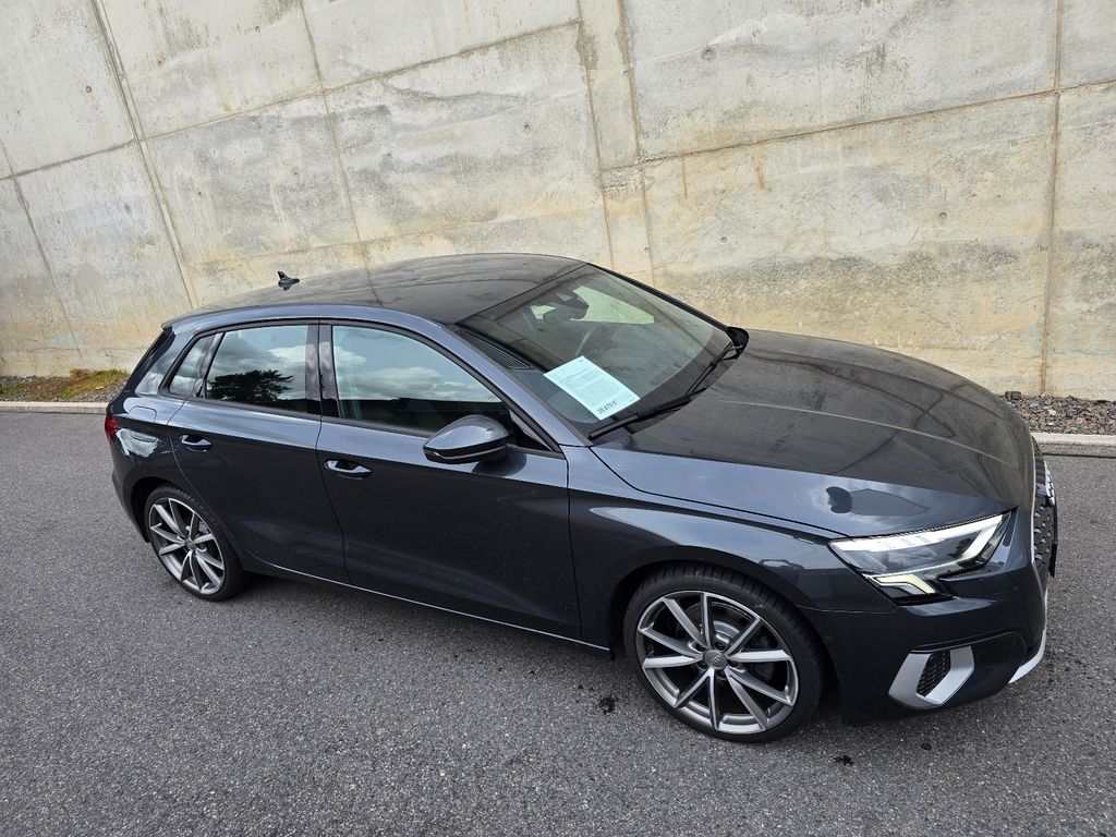 AUDI A3 Sportback Advanced 2.0 TDI S-Tronic Sport 19" AUDI A3 Sportback Advanced 2.0 TDI S-Tronic Sport 19"