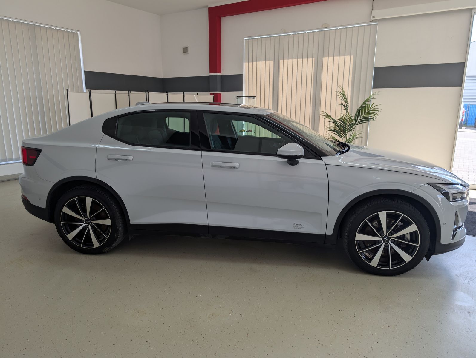 Fahrzeugabbildung Polestar 2 Long Range Dual PANO PLUS-PACK PIXEL H&K 78kWh