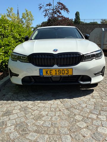 BMW 320i Sport Line Automatik Sport Line