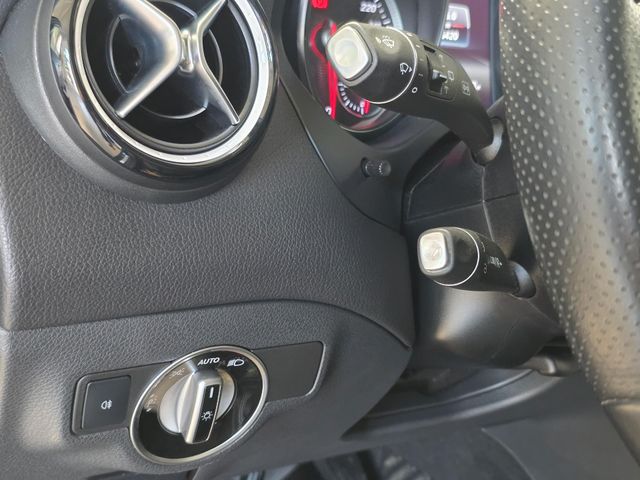 MERCEDES-BENZ GLA 200 — Foto 16