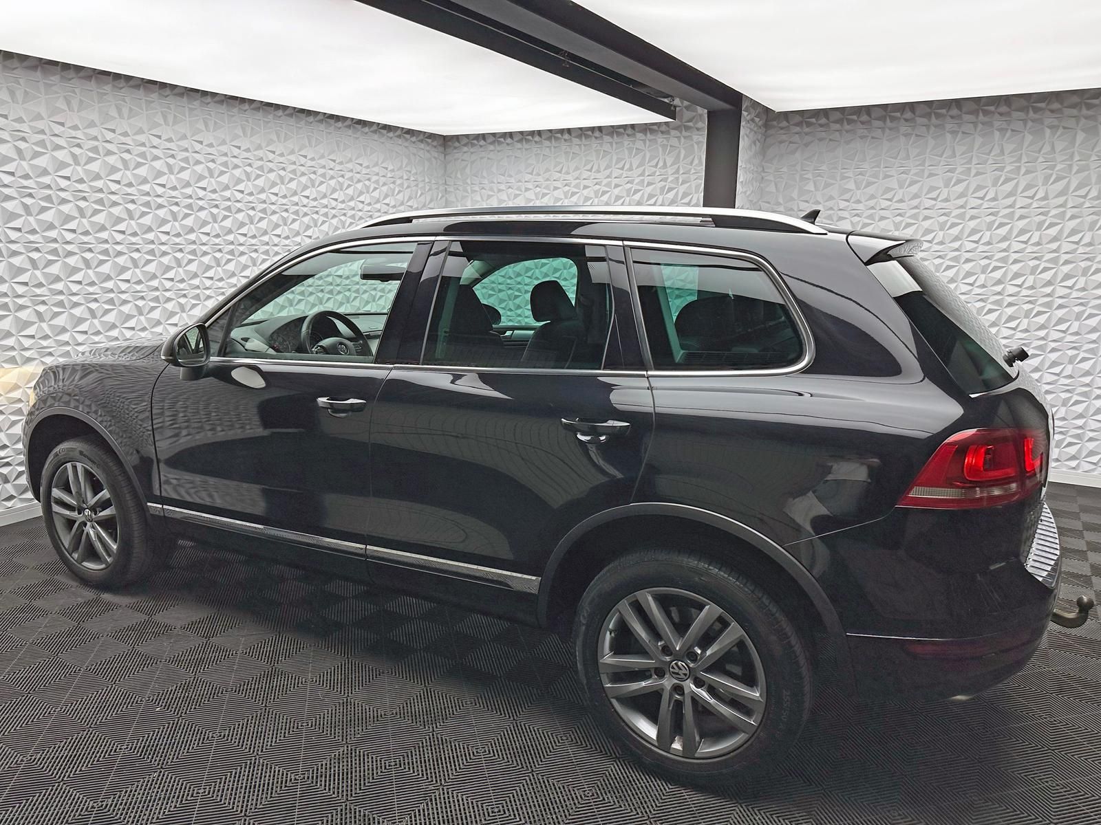 Fahrzeugabbildung Volkswagen TOUAREG 3.0TDI V6/LUFT/PANORAMA/AHK/LED/ACC/NAV