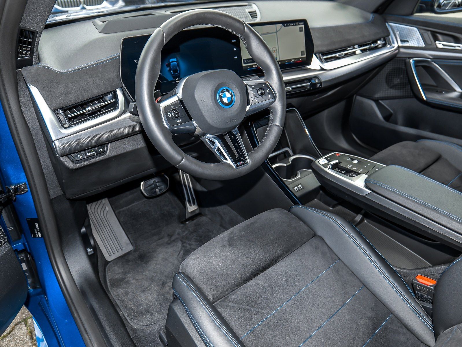 BMW iX2 - Bild 18