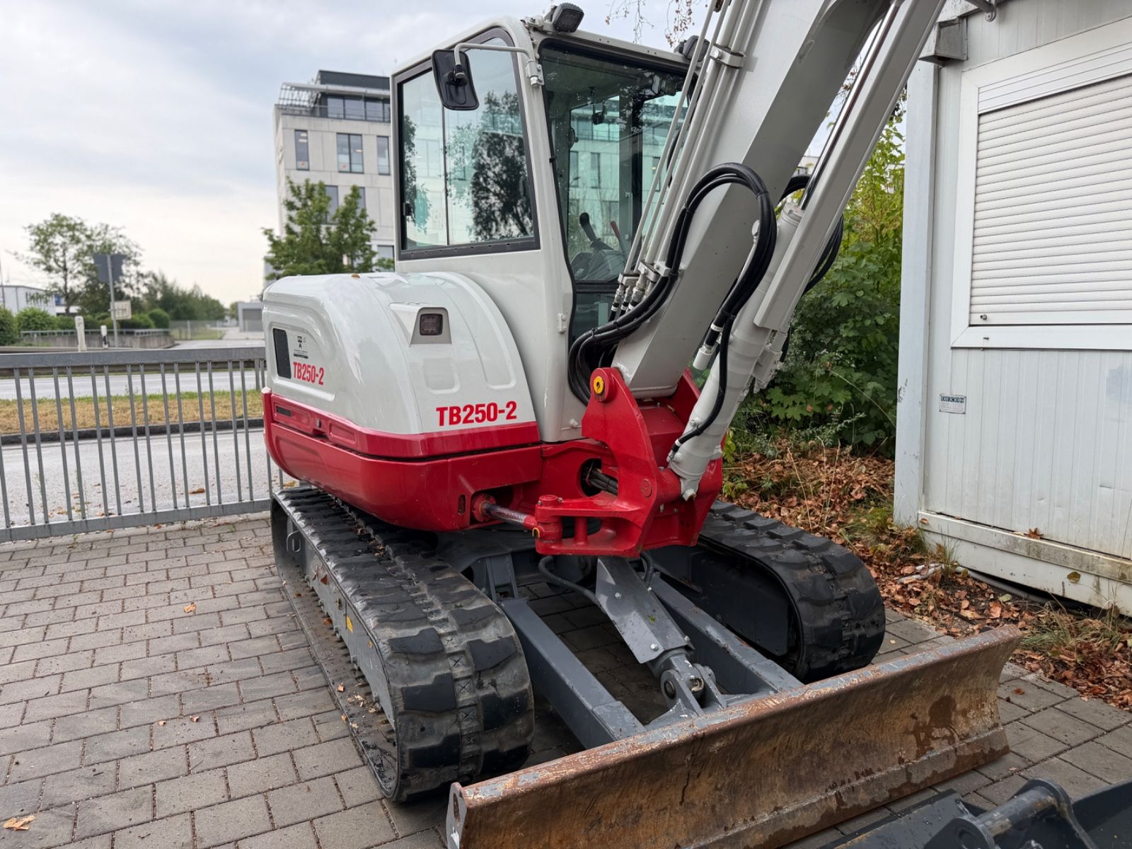 Fahrzeugabbildung Takeuchi TB250-2V3Powertilt  opt. Rotor als Sandwich