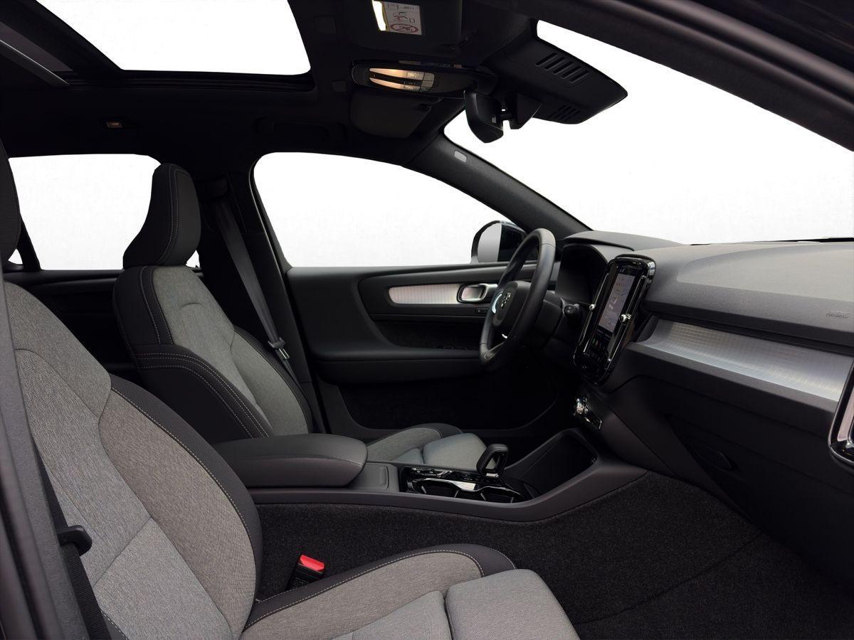 Volvo XC40 B3 Black Edition Plus, AHK Pano 20"LM-Felge