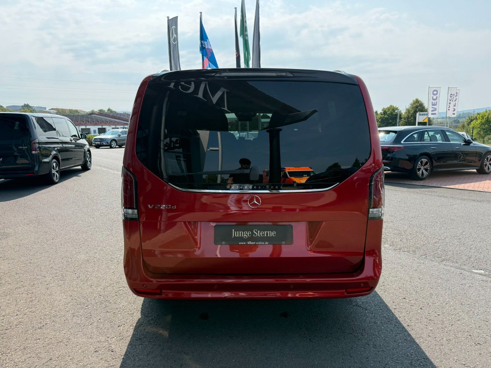 Fahrzeugabbildung Mercedes-Benz V 220 d STYLE AHK2,5to DISTRONIC LED elekt Türen