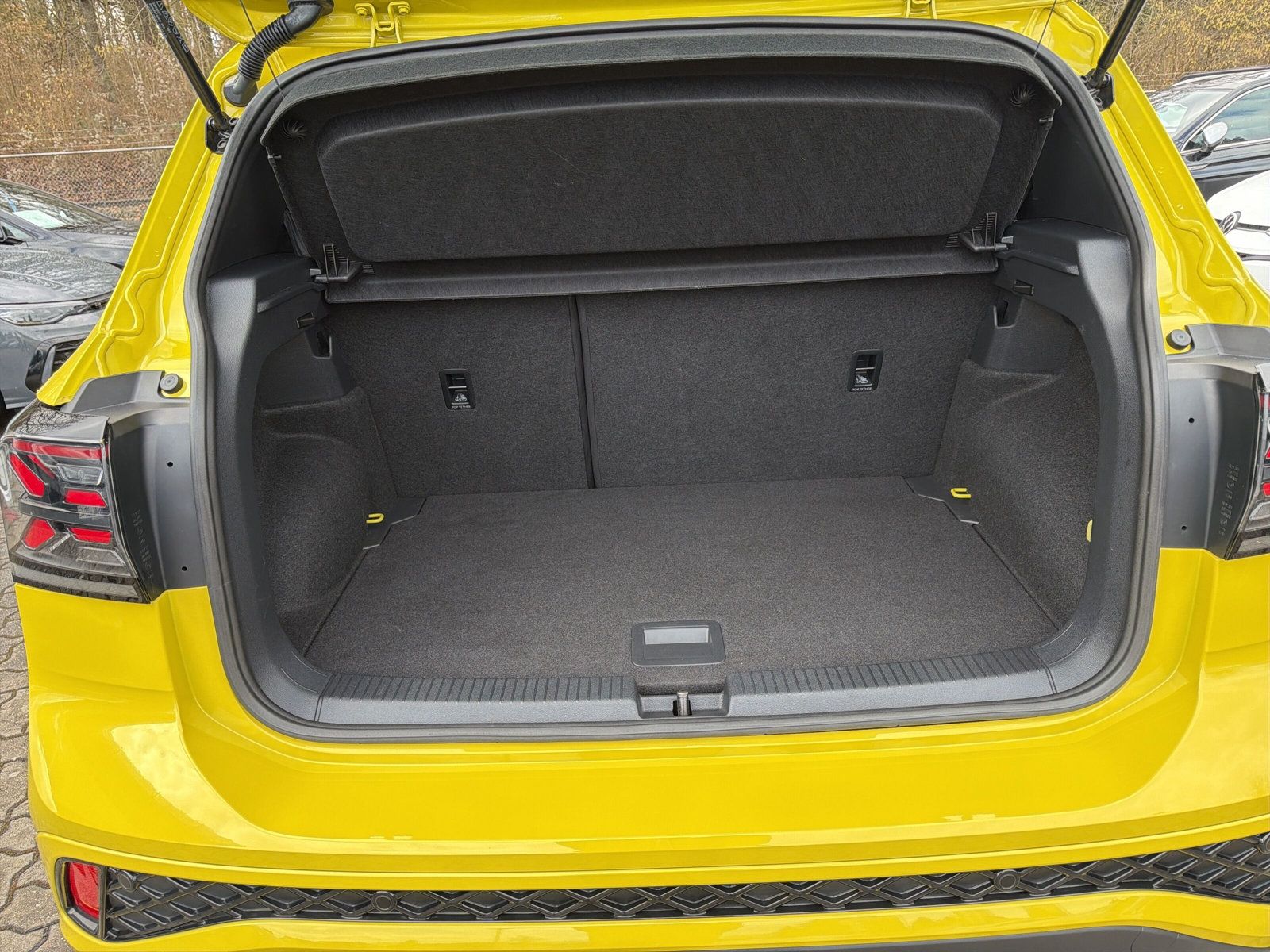 T-Cross R-Line TSi DSG Navi Matrix AZV