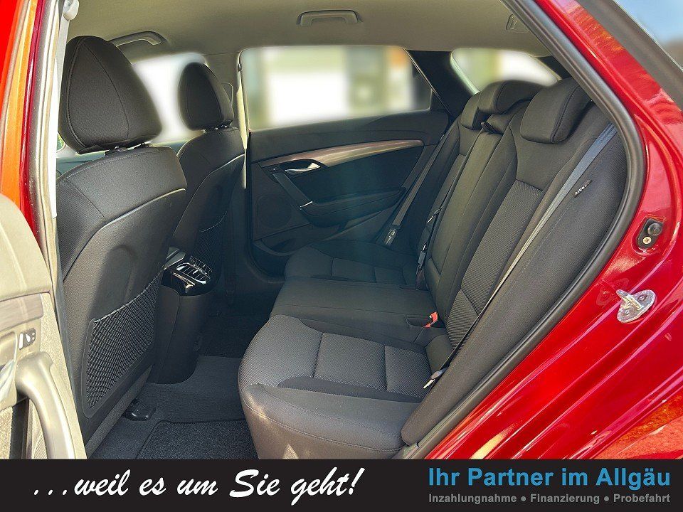 Fahrzeugabbildung Hyundai i40 KOMBI 2.0 GDI STYLE NAV+KAMERA+PDC GARANTIE+