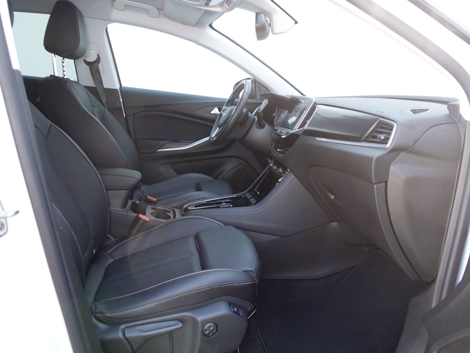 Fahrzeugabbildung Opel Grandland 1.2Turbo  Elegance Automatik  Navi,SHZ