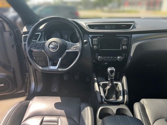 Fahrzeugabbildung Nissan Qashqai Tekna+ 1.3 DIG-T EU6d-T Sportpaket Panor