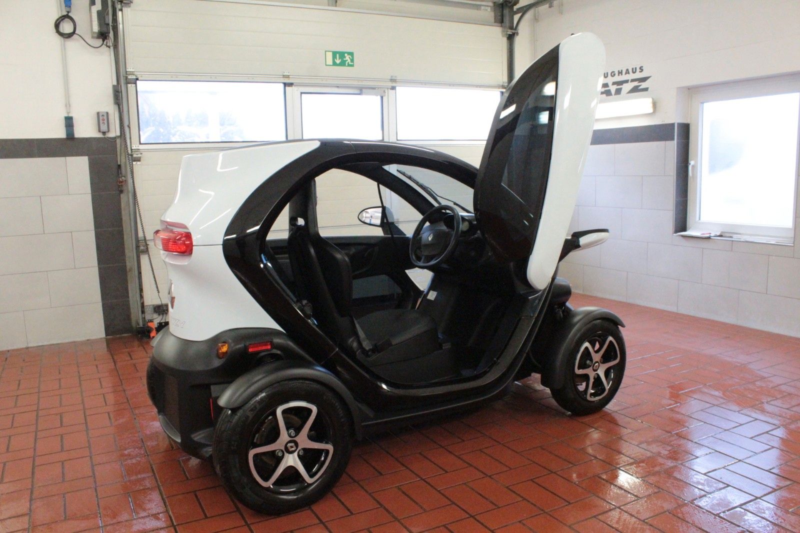 Fahrzeugabbildung Renault Twizy 80 Intens *inklusive Batterie *Keine Miete